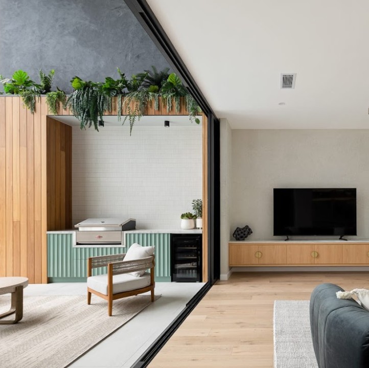 Alfresco construction Bulimba QLD